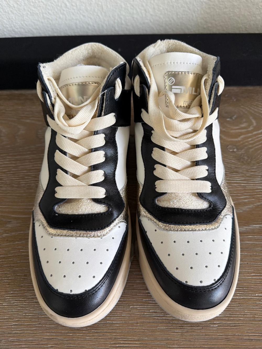 Mēlinē size 39 high top sneaker